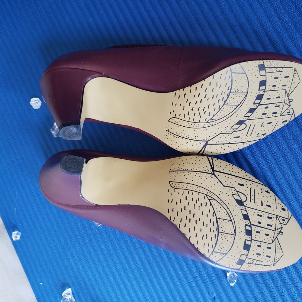 NIB Bella Vita burgundy Ninette peep toe heel - Picture 8 of 8